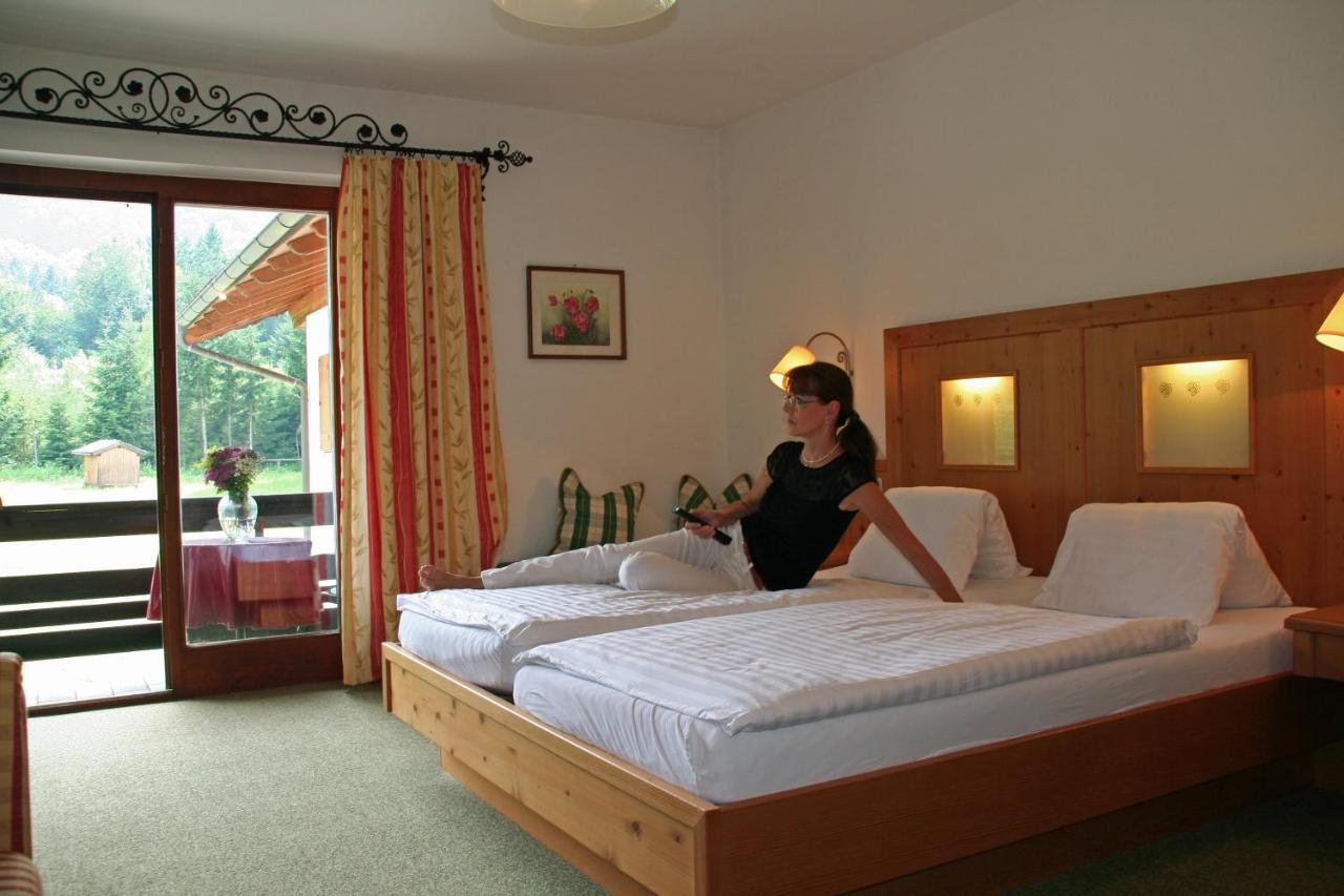 Hotel Garni Pension Zur Wacht Strobl Pokoj fotografie