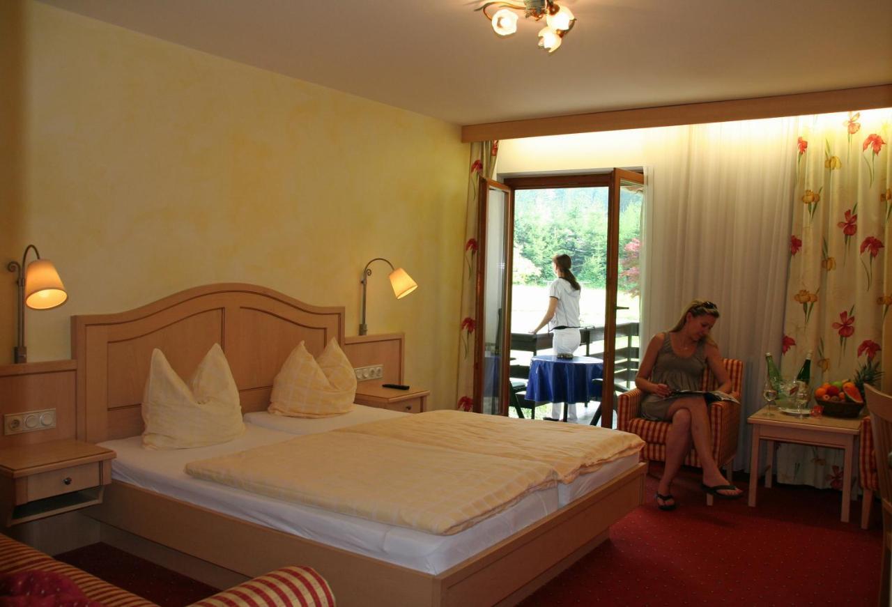 Hotel Garni Pension Zur Wacht Strobl Pokoj fotografie